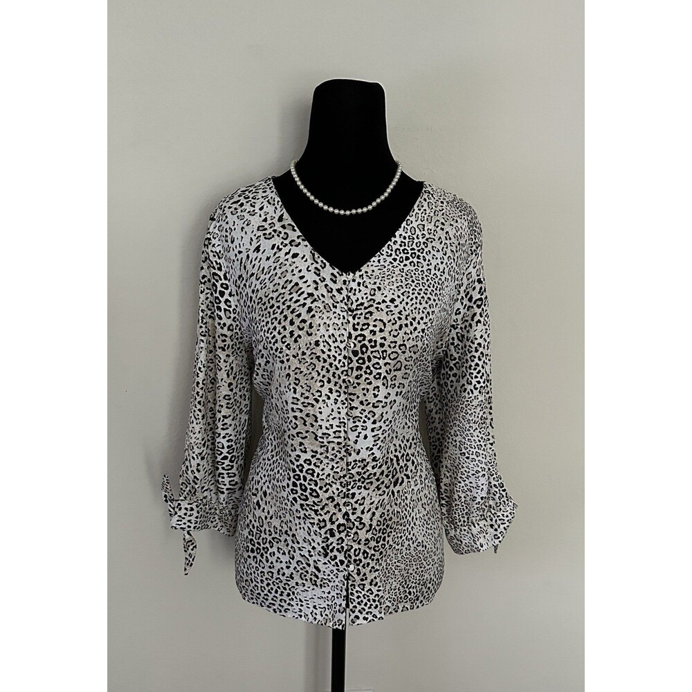 Chico's Animal Print 3/4 Sleeve Button Top Women's Size 1  M (8/10) Lightweight